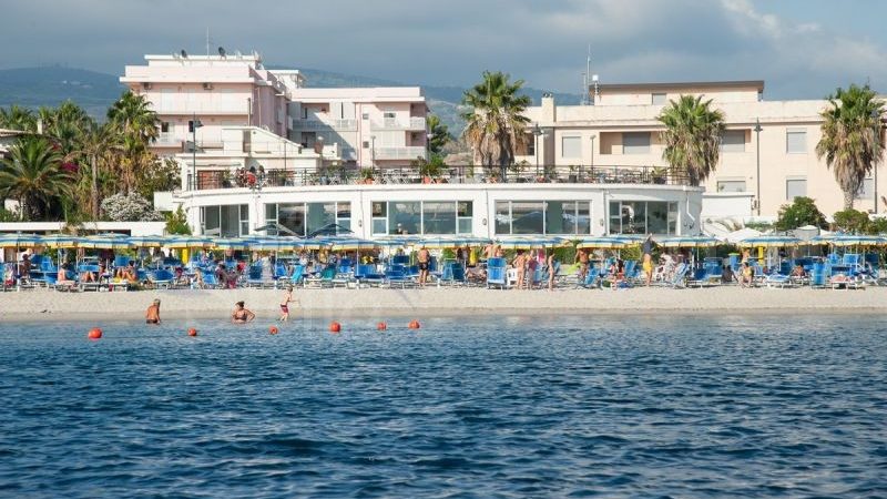 lido dello stretto catona viste dal mare 11 - Lidi Balneari SUP Attrezzatura Sport Mare - Stabilimenti Mare Lago Mondo Balneare