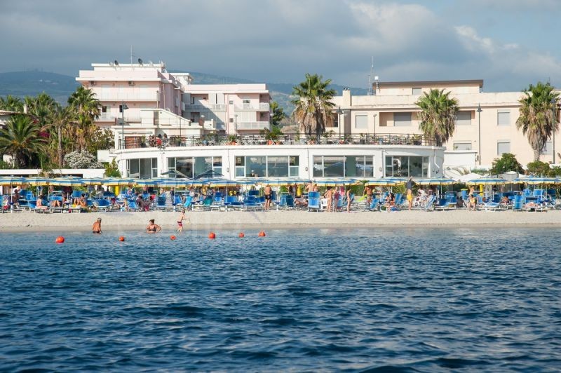 lido dello stretto catona viste dal mare 11 - Lidi Balneari SUP Attrezzatura Sport Mare - Stabilimenti Mare Lago Mondo Balneare