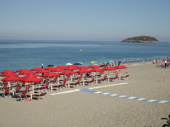 Lido Luna Rossa Diamante Calabria - Lidi Balneari SUP Attrezzatura Sport Mare - Stabilimenti Mare Lago Mondo Balneare