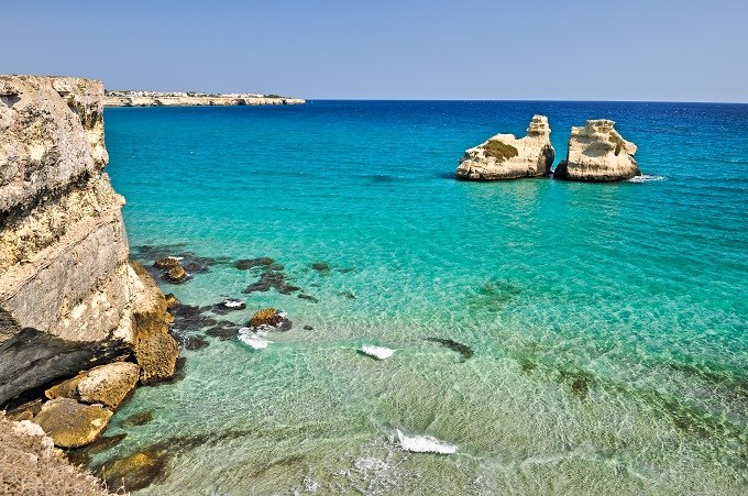 due sorelle apulia salento shutterstock 155519135 - Lidi Balneari SUP Attrezzatura Sport Mare - Stabilimenti Mare Lago Mondo Balneare