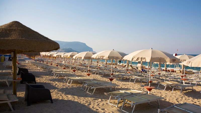 spiaggia hotel numana 001 3eb01b65ae9a02d6add0d4b02d9d7da7 - Lidi Balneari SUP Attrezzatura Sport Mare - Stabilimenti Mare Lago Mondo Balneare