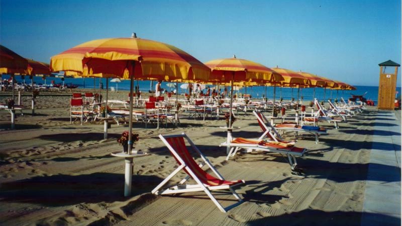 spiaggia1 - Lidi Balneari SUP Attrezzatura Sport Mare - Stabilimenti Mare Lago Mondo Balneare