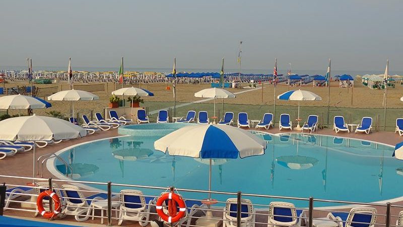 Bagno Ernesta - Lidi Balneari SUP Attrezzatura Sport Mare - Stabilimenti Mare Lago Mondo Balneare