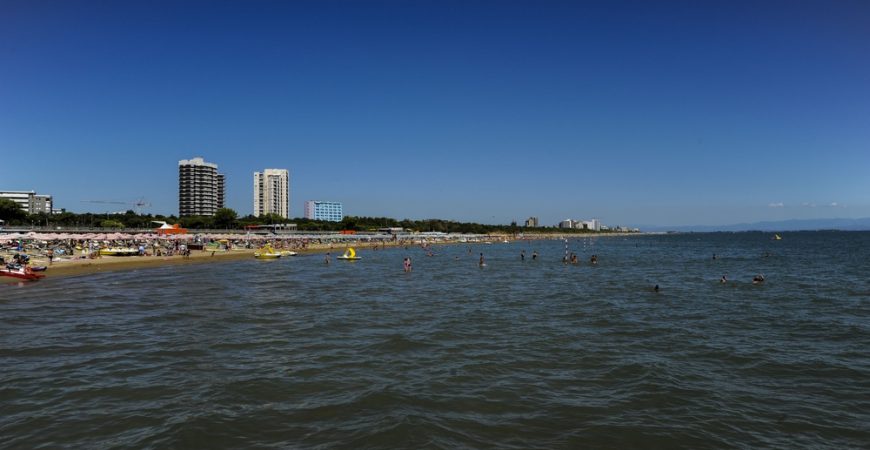 Lignano ph Ulderica Da Pozzo POR FESR 2007 2013DSC 0698 1000x0 - Lidi Balneari SUP Attrezzatura Sport Mare - Stabilimenti Mare Lago Mondo Balneare