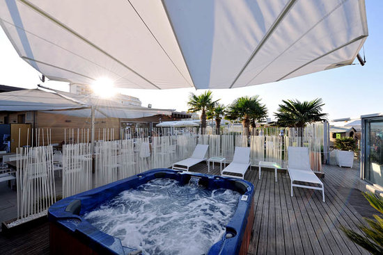 attilio beach solarium - Lidi Balneari SUP Attrezzatura Sport Mare - Stabilimenti Mare Lago Mondo Balneare