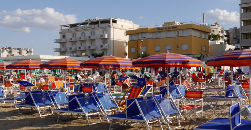 vista spiaggia bagni nella49 - Lidi Balneari SUP Attrezzatura Sport Mare - Stabilimenti Mare Lago Mondo Balneare