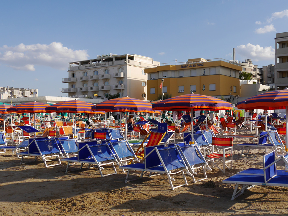 vista spiaggia bagni nella49 - Lidi Balneari SUP Attrezzatura Sport Mare - Stabilimenti Mare Lago Mondo Balneare