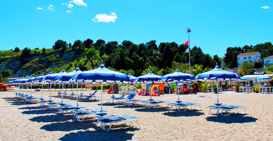 spiaggia numana 1 1 - Lidi Balneari SUP Attrezzatura Sport Mare - Stabilimenti Mare Lago Mondo Balneare