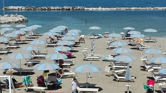 bagno egisto 38 spiaggia - Lidi Balneari SUP Attrezzatura Sport Mare - Stabilimenti Mare Lago Mondo Balneare