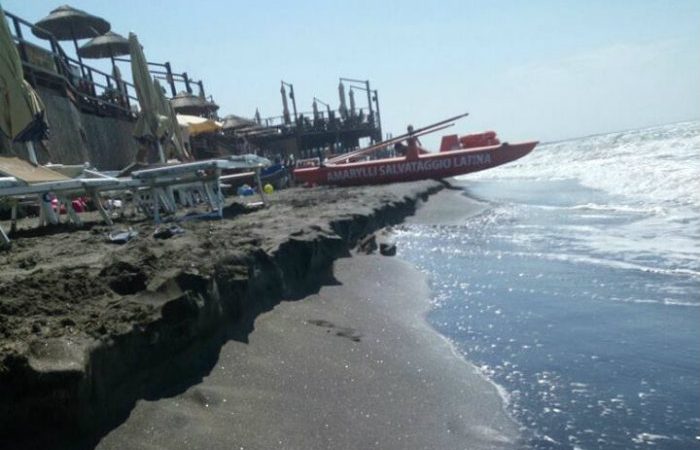 erosione costa Amarylli Latina - Lidi Balneari SUP Attrezzatura Sport Mare - Stabilimenti Mare Lago Mondo Balneare